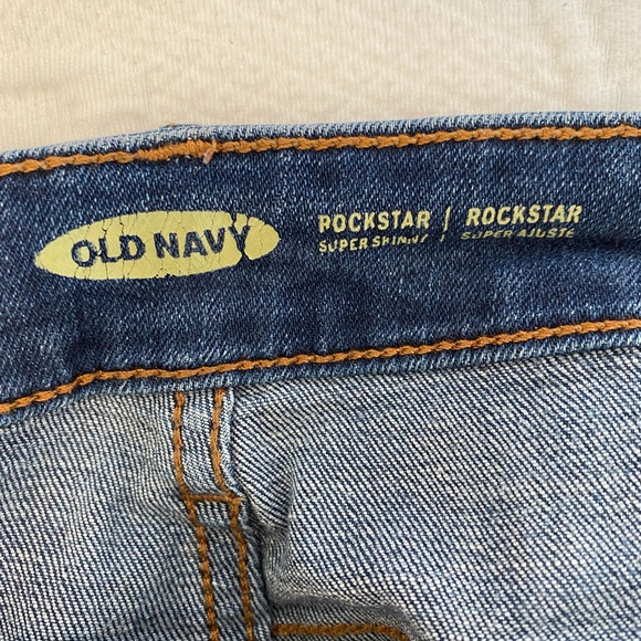 Old Navy Ripped Skinny Jeans (Tall) - Picture 4 of 9